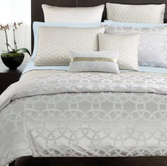 Hotel Collection Other - Hotel Collection Rings Queen Duvet